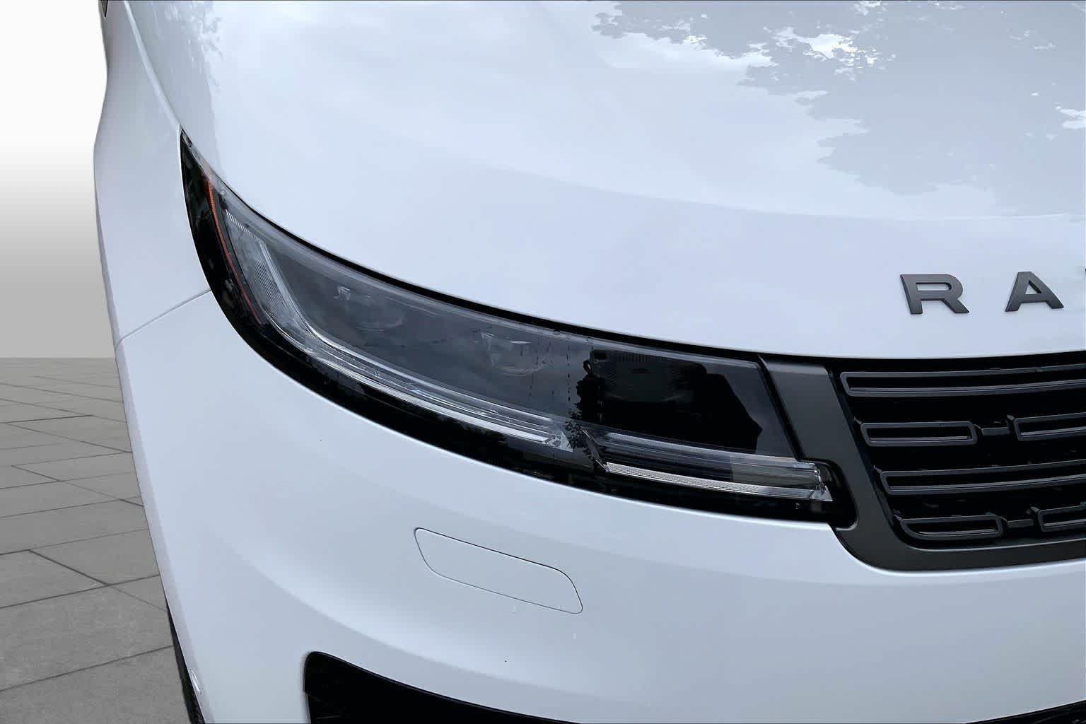 New 2026 Fuji White Land Rover SE image 14