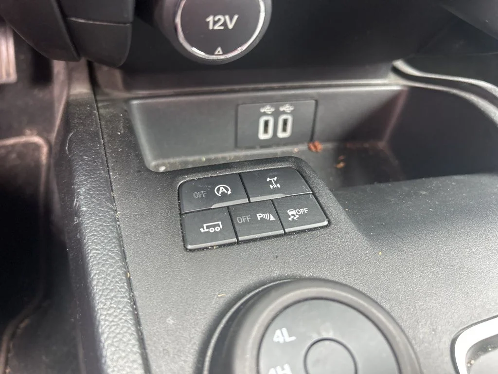 Used 2019 Lightning Blue Ford Lariat image 15
