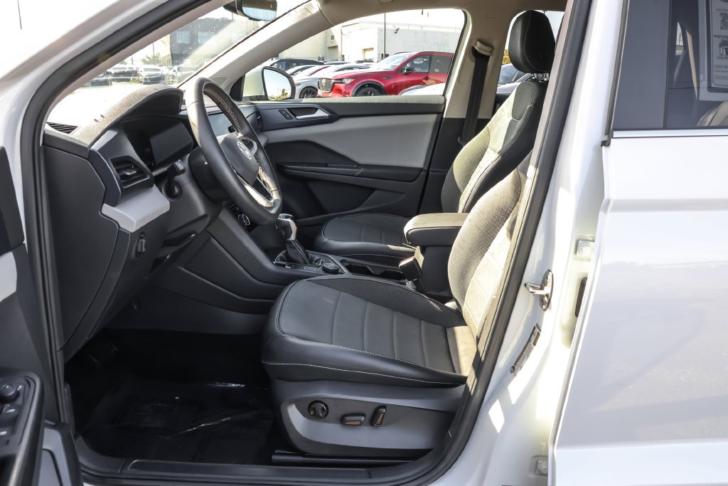 Used 2023 White Volkswagen 1.5T SE image 6