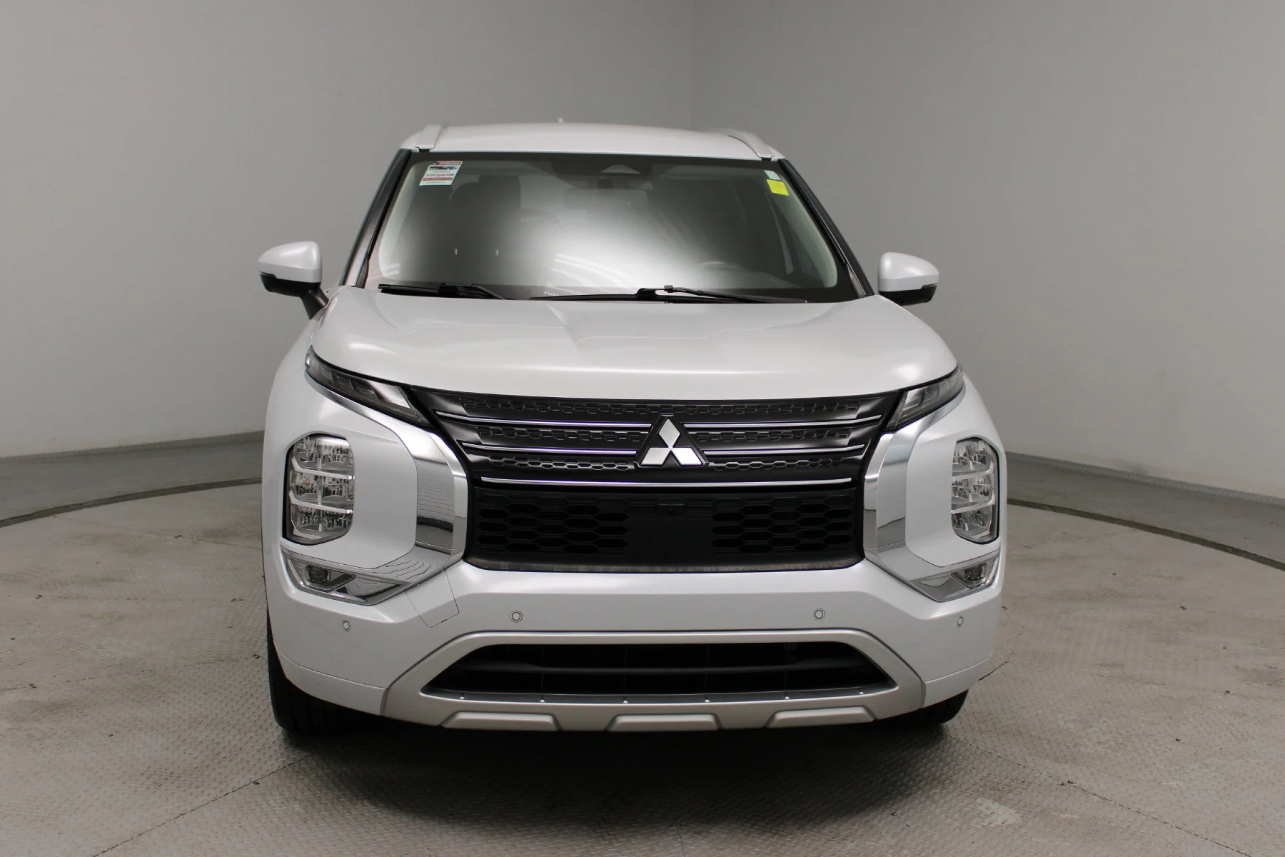 Used 2023 White DIAMOND Mitsubishi SEL 2.5 2WD image 8