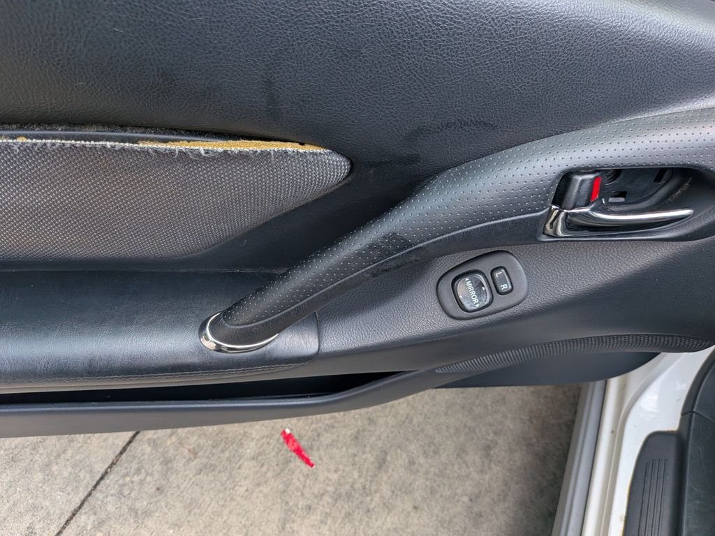 Used 2003 White Toyota GT image 9