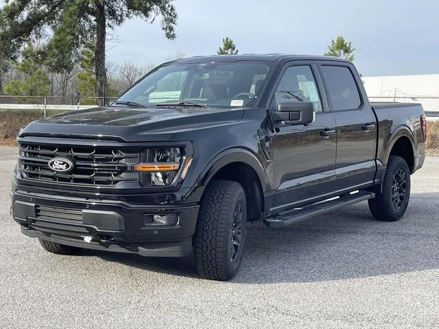 New 2026 Agate Black Metallic Ford XLT image 5