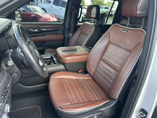 Used 2023 WHITE FROST TRICOAT GMC Denali Ultimate image 23