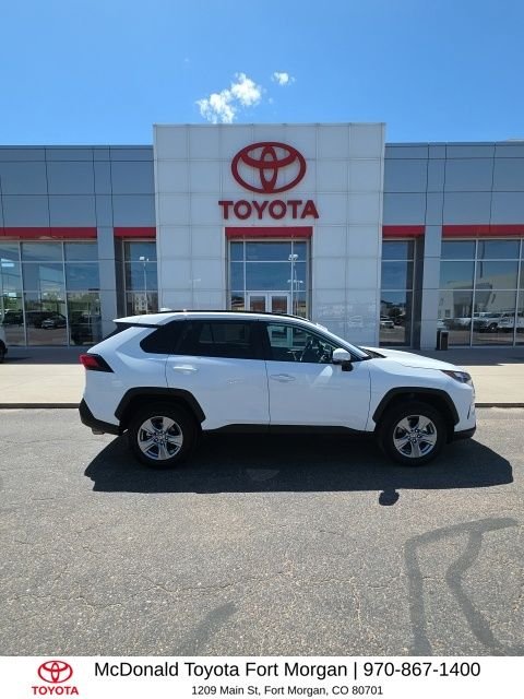 Used 2025 White Toyota XLE image 6