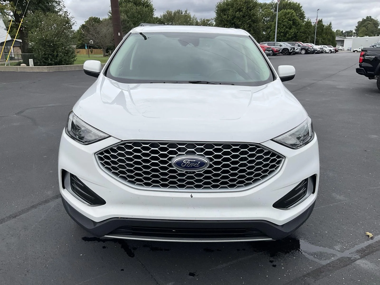Used 2024 WHITE Ford SEL image 2