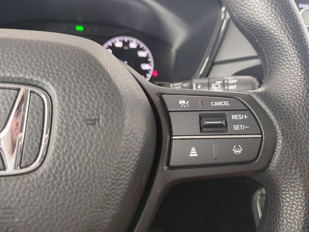 Used 2025  Honda EX image 33