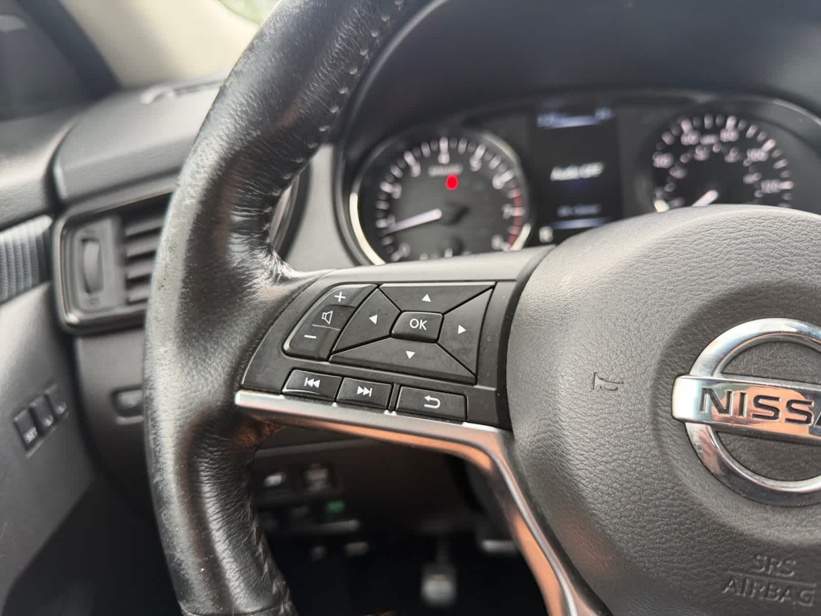 Used 2017 Pearl White Nissan SL image 38