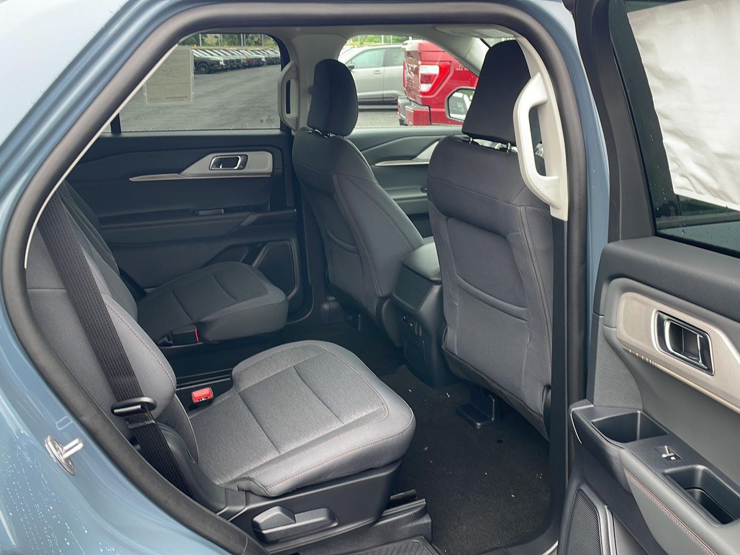 New 2026 Vapor Blue Metallic Ford Active image 26