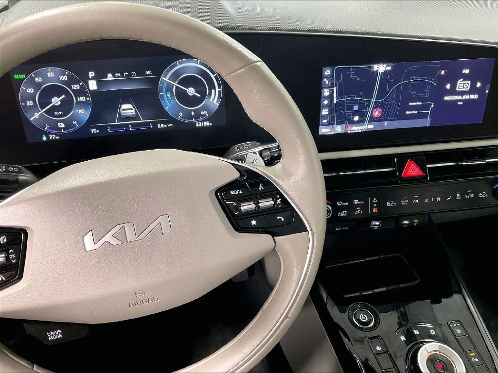Used 2023 Gray Kia Wind image 19