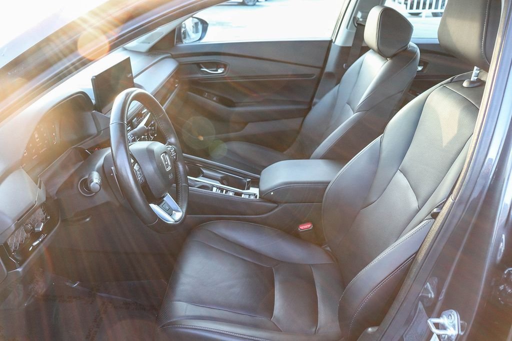 Used 2025 Meteorite Gray Metallic Honda Touring image 21
