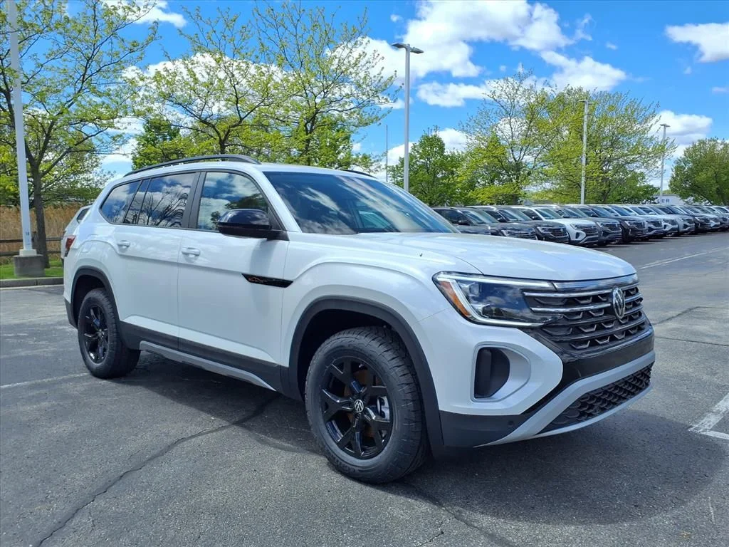 New 2026 opal white pearl Volkswagen Peak Edition image 2