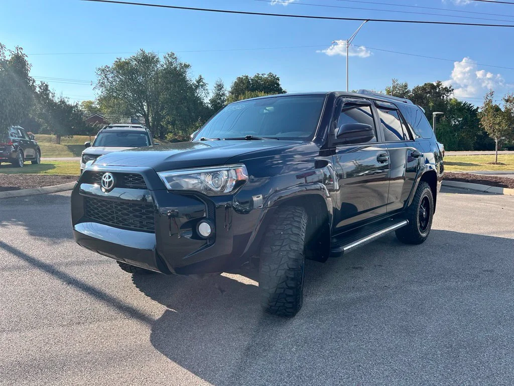 Used 2018 Black Toyota SR5 image 3