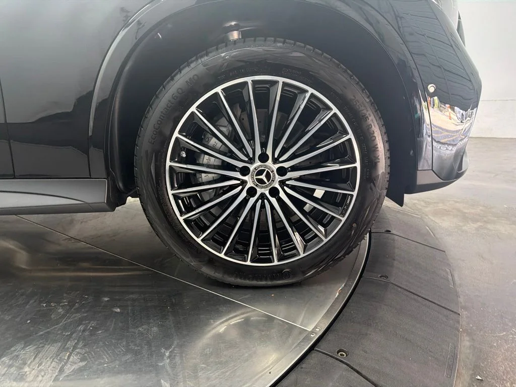 New 2027 Black Mercedes-Benz GLC 300 image 9