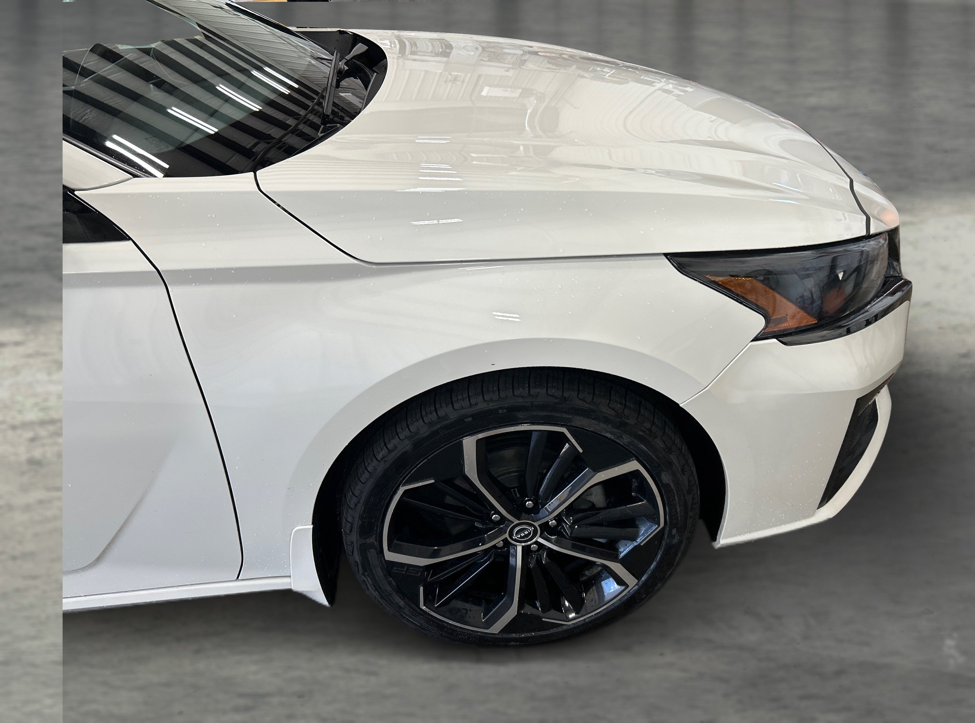 Used 2023 White Nissan 2.5 SR image 24