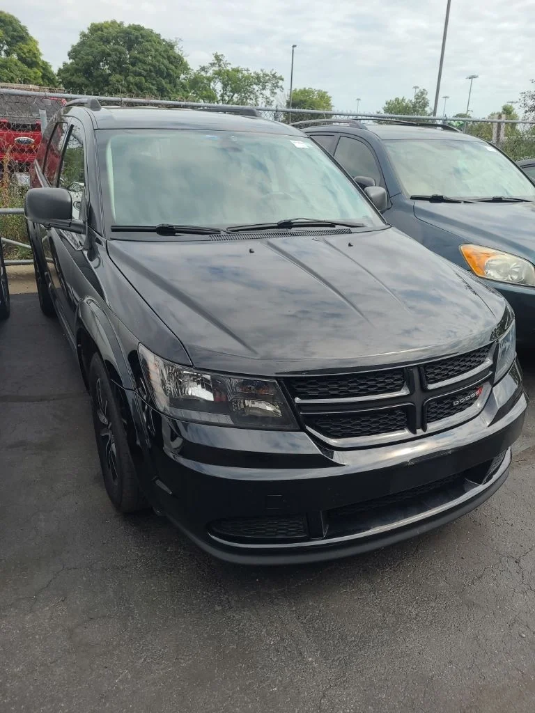 Used 2018 Black Dodge SE image 2