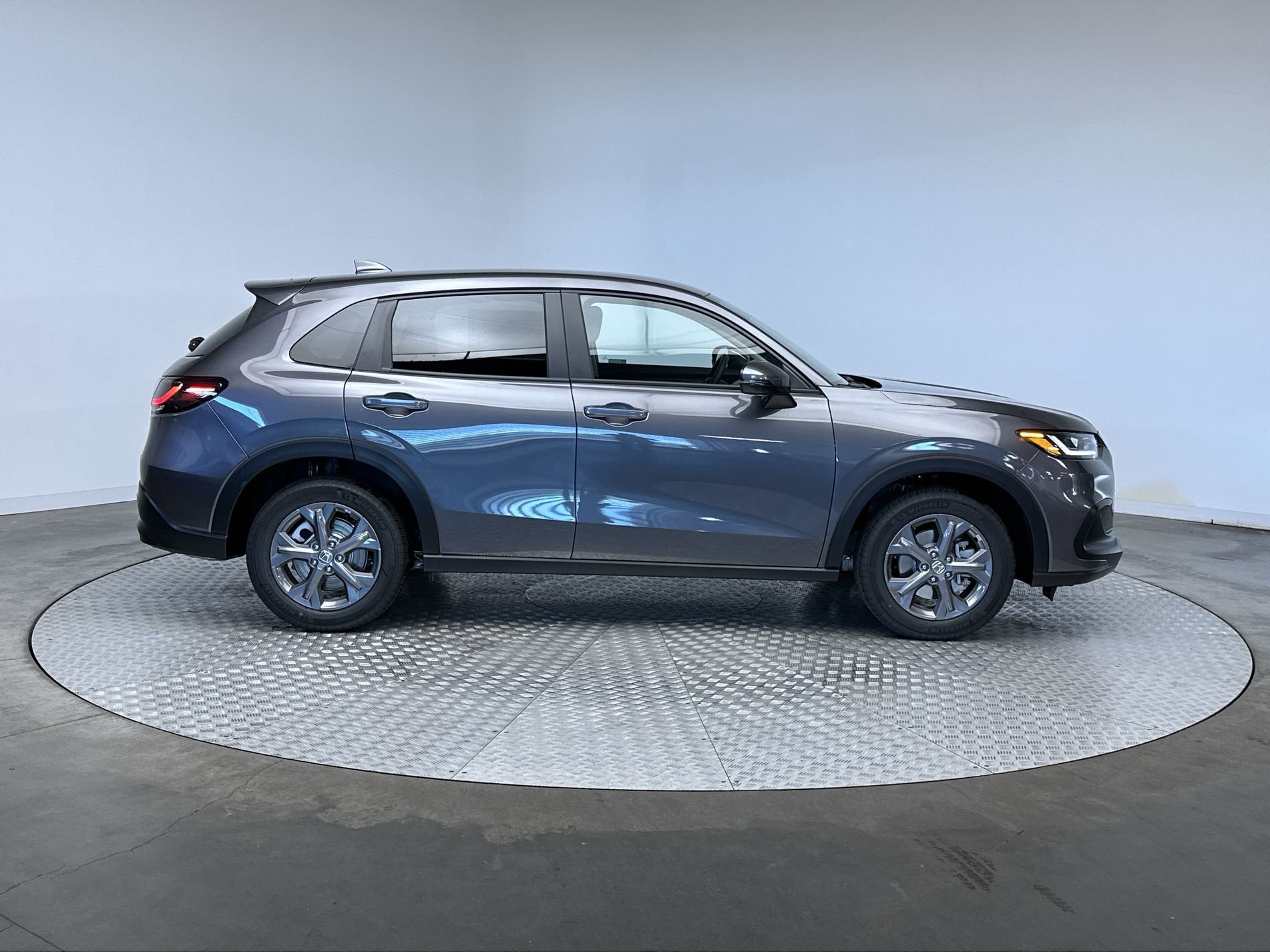 New 2026 Modern Steel Metallic Honda LX image 10