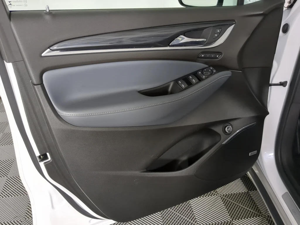 Used 2023 White Frost Tricoat Buick Premium image 11