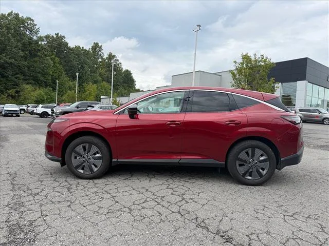 Used 2025 Red Nissan SL image 4