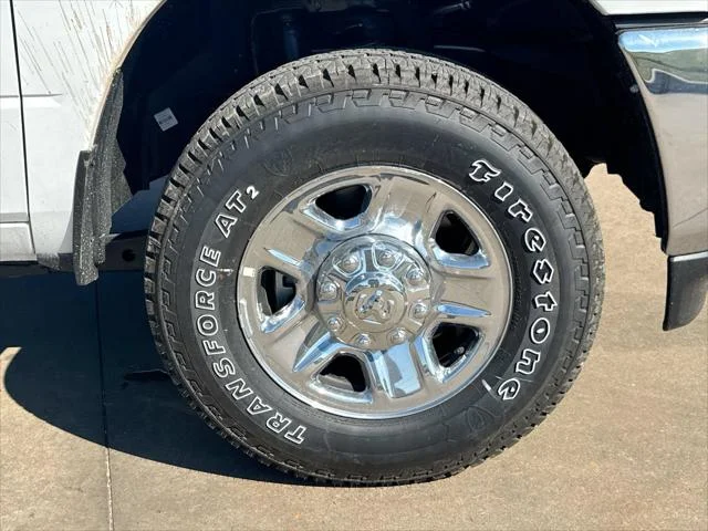 New 2026 Bright White Clear-Coat Exterior Paint RAM Tradesman image 10