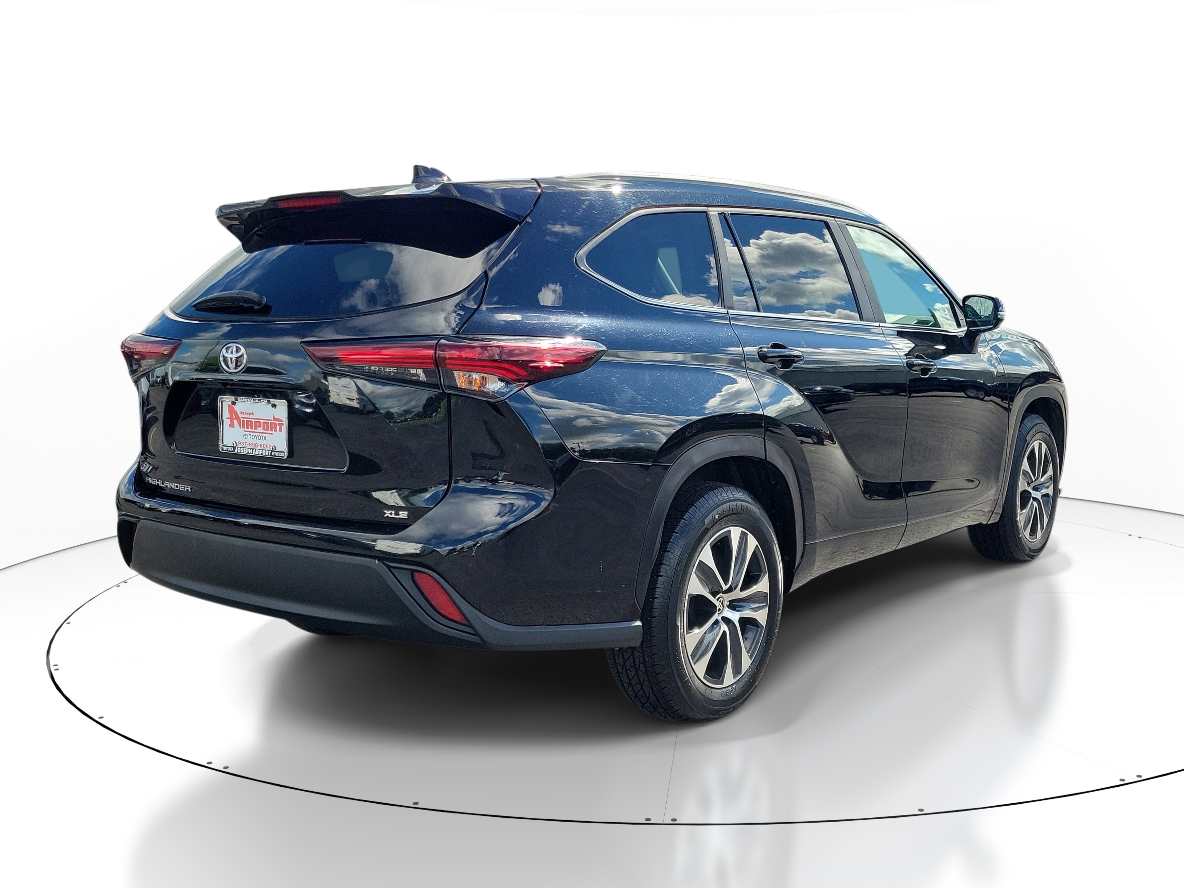 Used 2024 Midnight Black Metallic Toyota XLE image 9