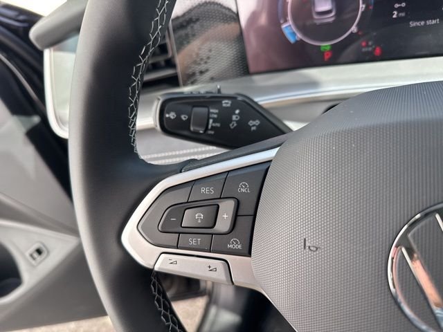 New 2026 Black Pearl Volkswagen 2.0T SE image 32