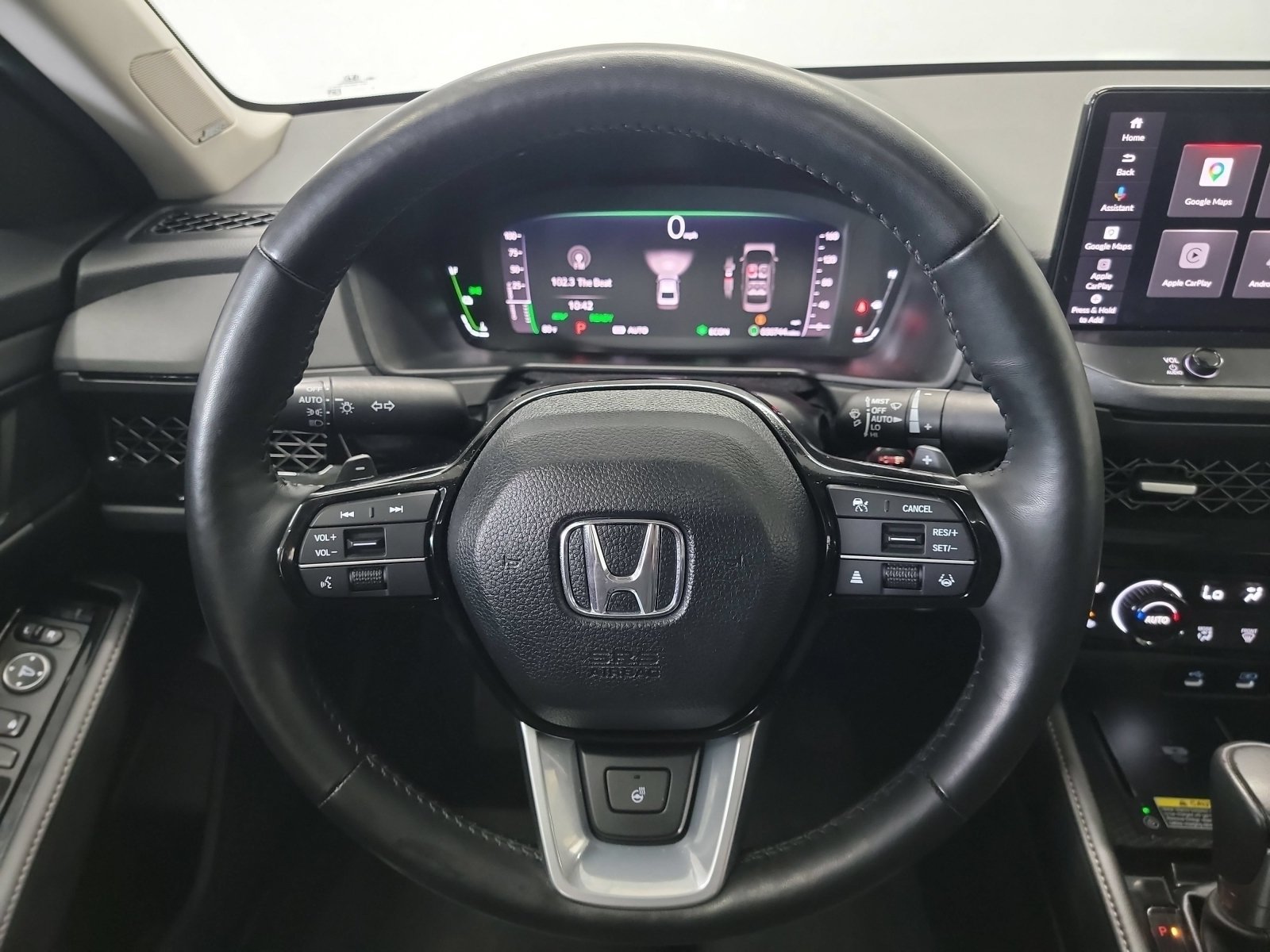 Certified Used 2025 Platinum White Pearl Honda Touring image 17