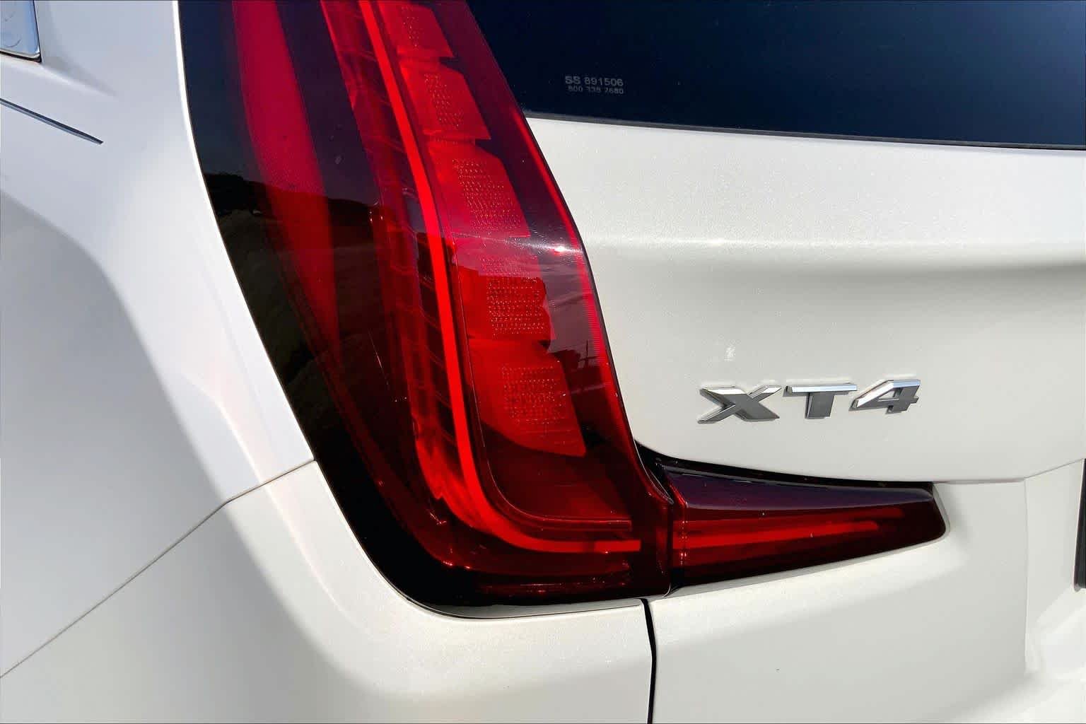 Used 2019 Crystal White Tricoat Cadillac FWD Luxury image 44