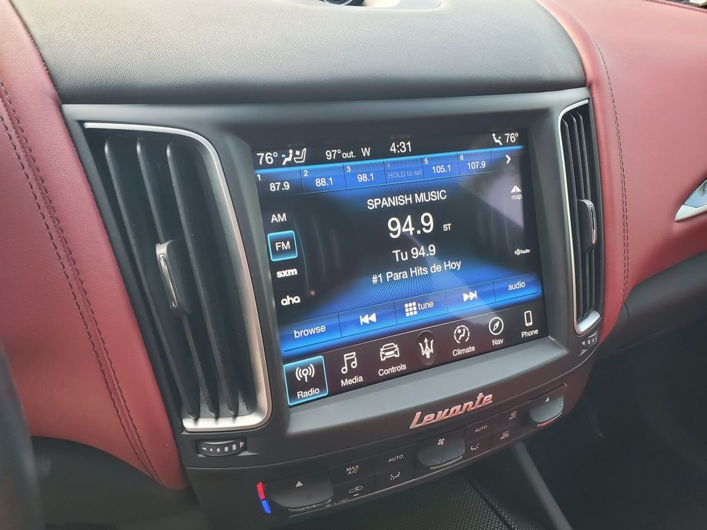 Used 2019 White Maserati Base image 28