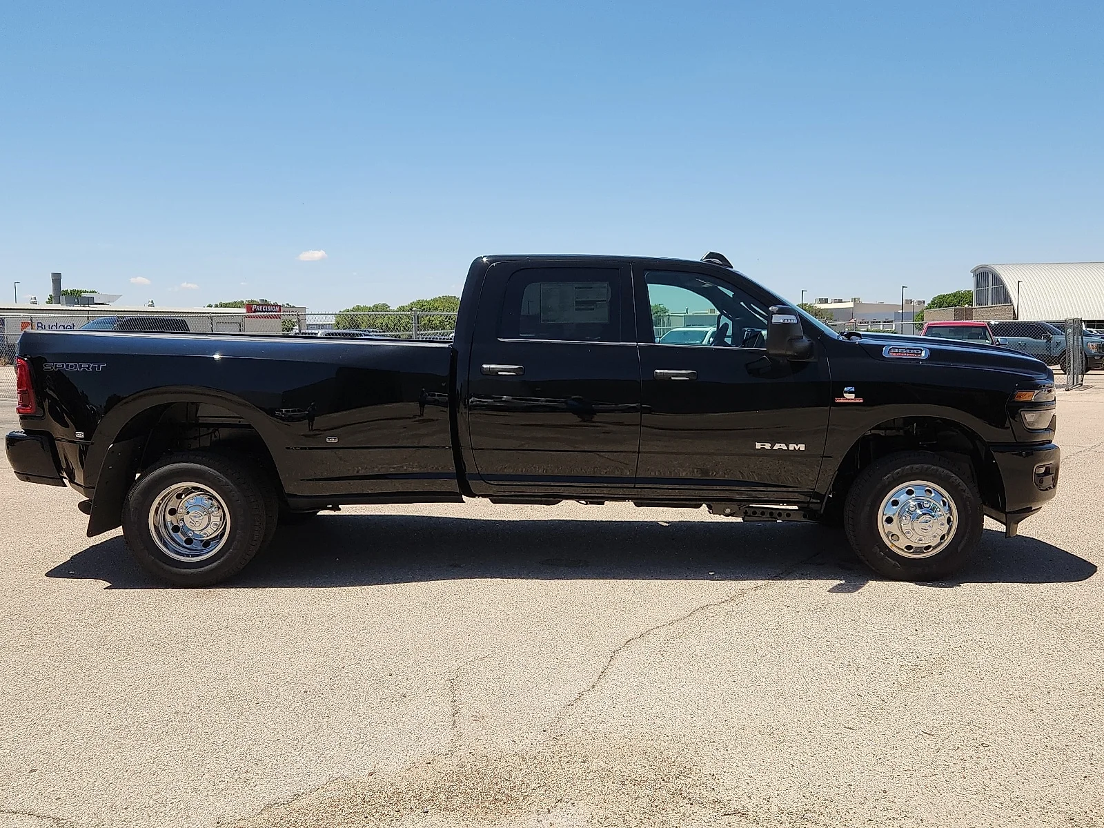 New 2026 Diamond Black Crystal Pearl-Coat  Paint Ram LONE STAR CREW CAB 4X4 8