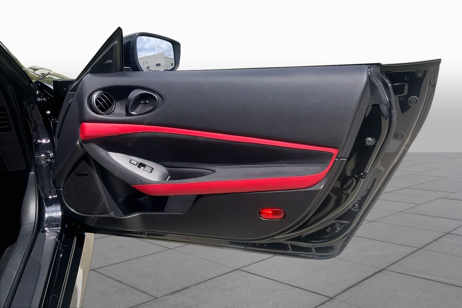 Used 2025 Black Diamond Pearl Nissan Performance image 22