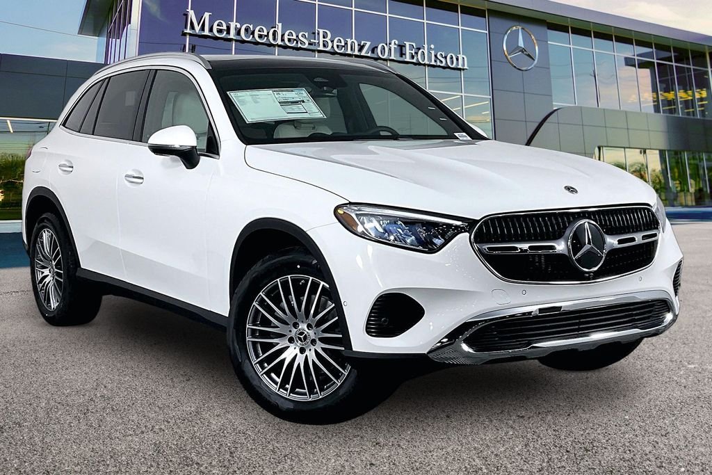 New 2026 Polar White Mercedes-Benz GLC 300 image 1