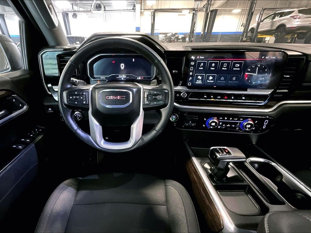 Used 2025 Black GMC Elevation image 17