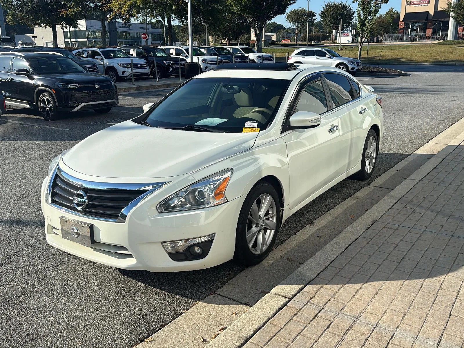 Used 2014 Pearl White Nissan 2.5 SV image 4