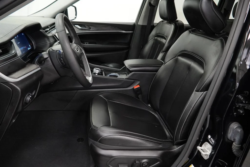 Used 2024 Black Jeep Limited image 16