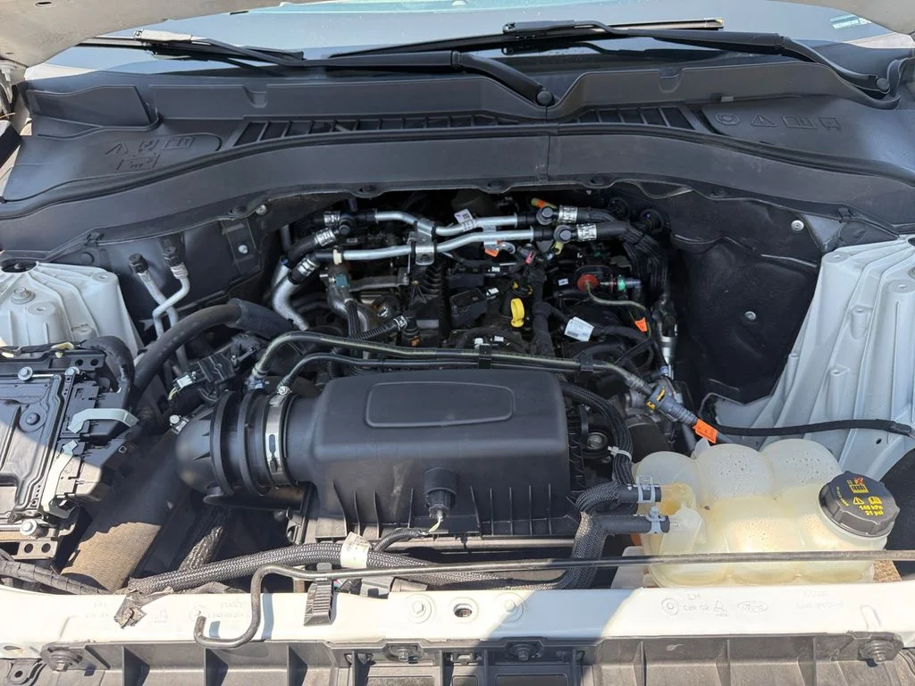 Used 2021 White Ford XLT image 14