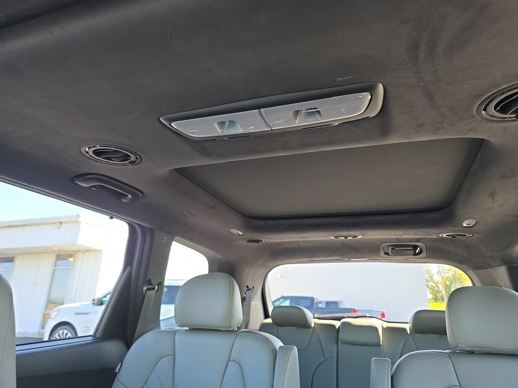 Used 2023 Black Kia SX-Prestige X-Pro image 23