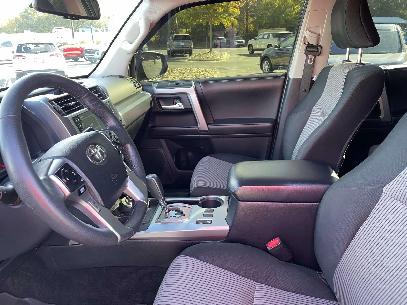 Used 2023  Toyota SR5 image 17