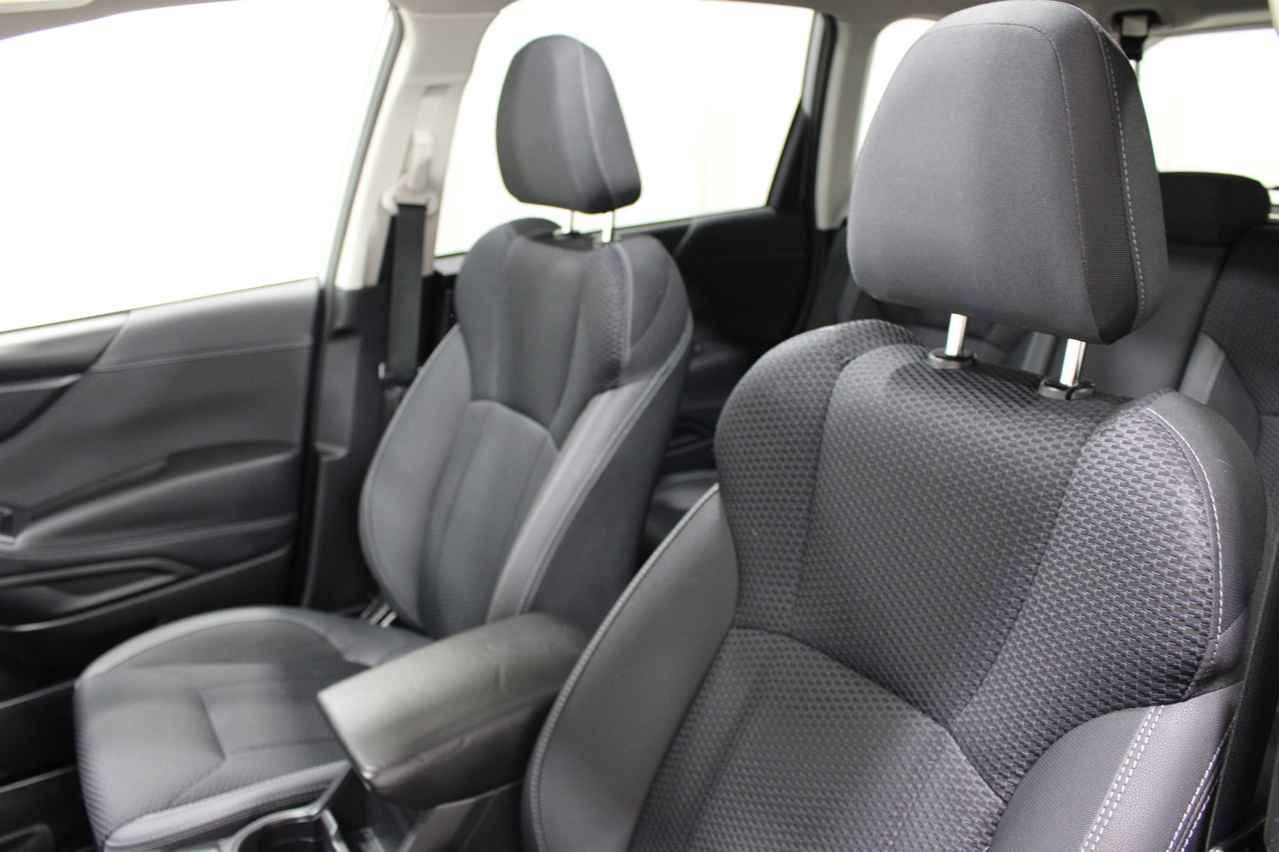 Used 2020 Ice Silver Metallic Subaru Premium image 4