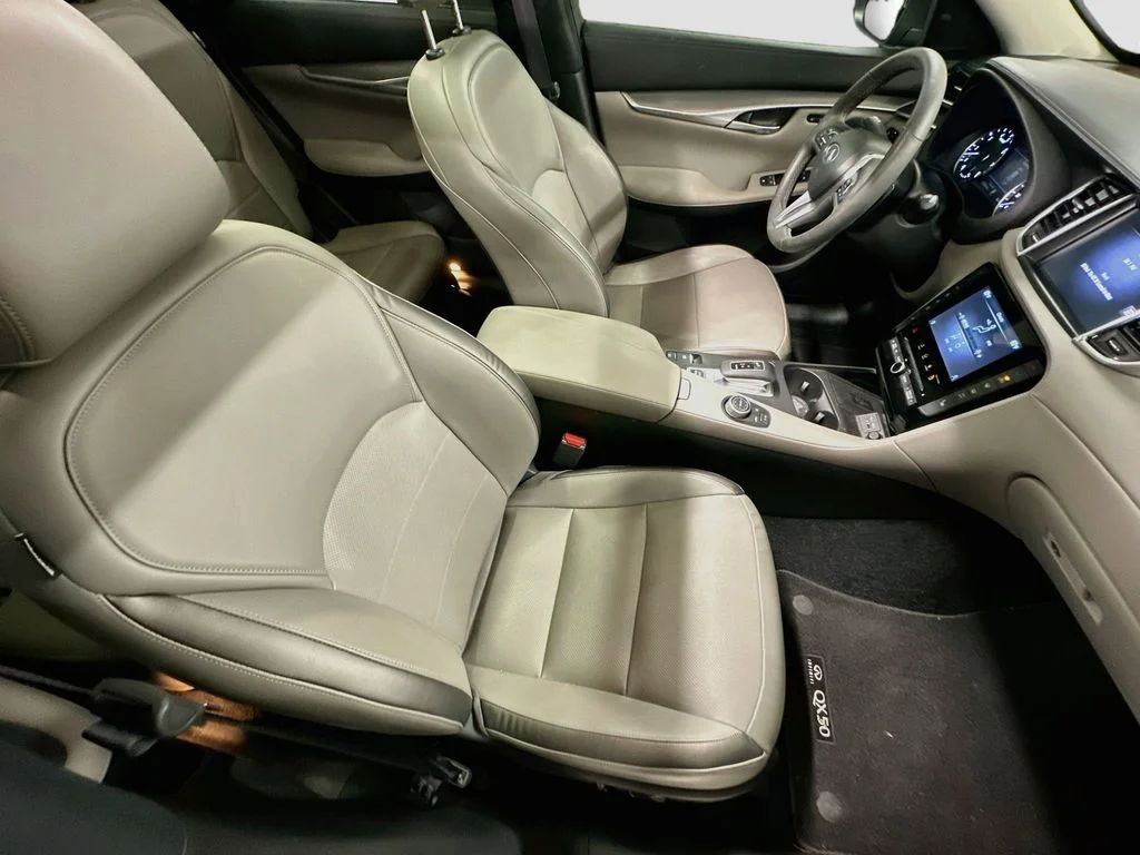 Certified Used 2023 Graphite Shadow INFINITI LUXE image 28