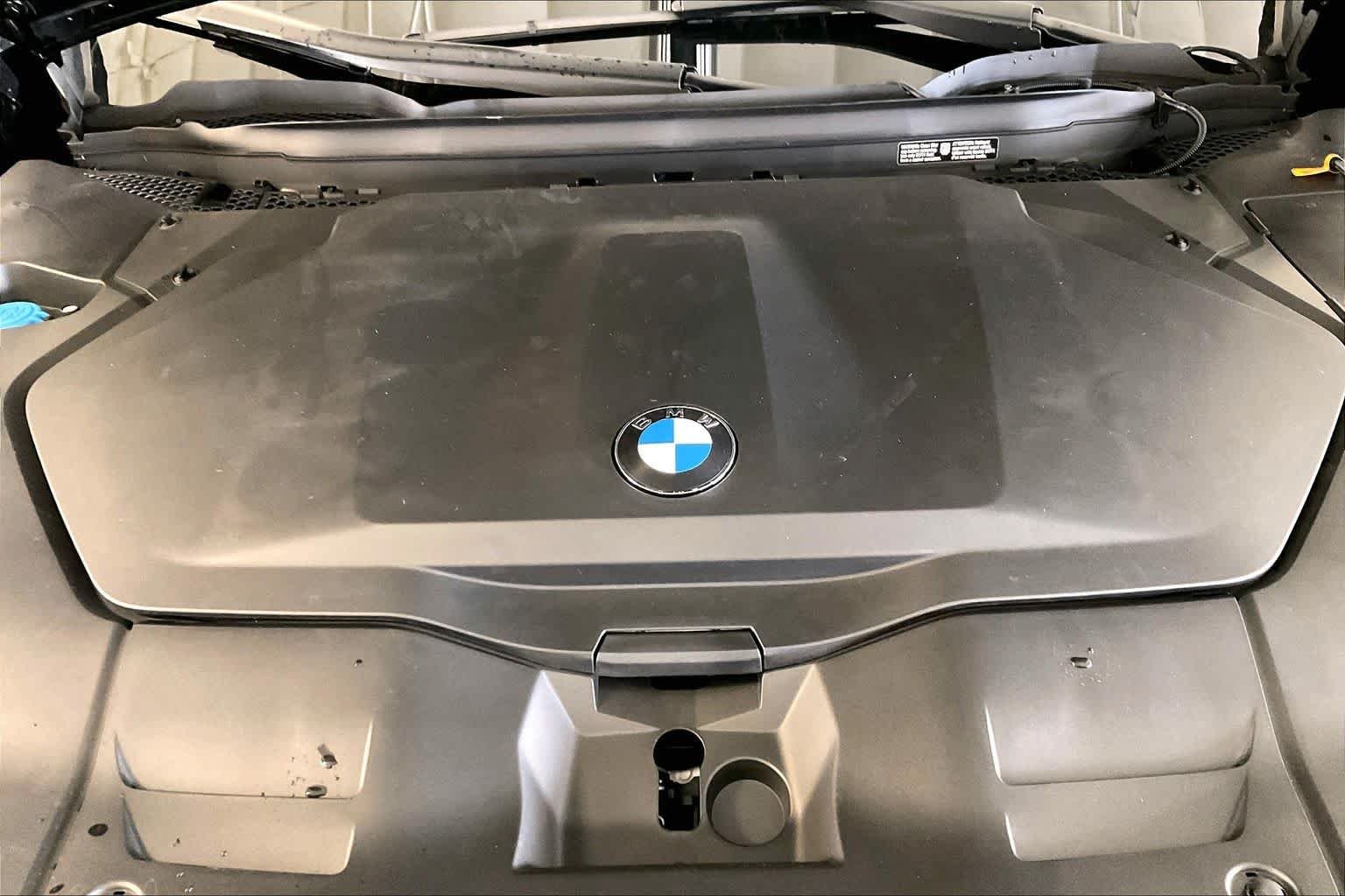 New 2027 Black Sapphire Metallic BMW 50 xDrive image 16