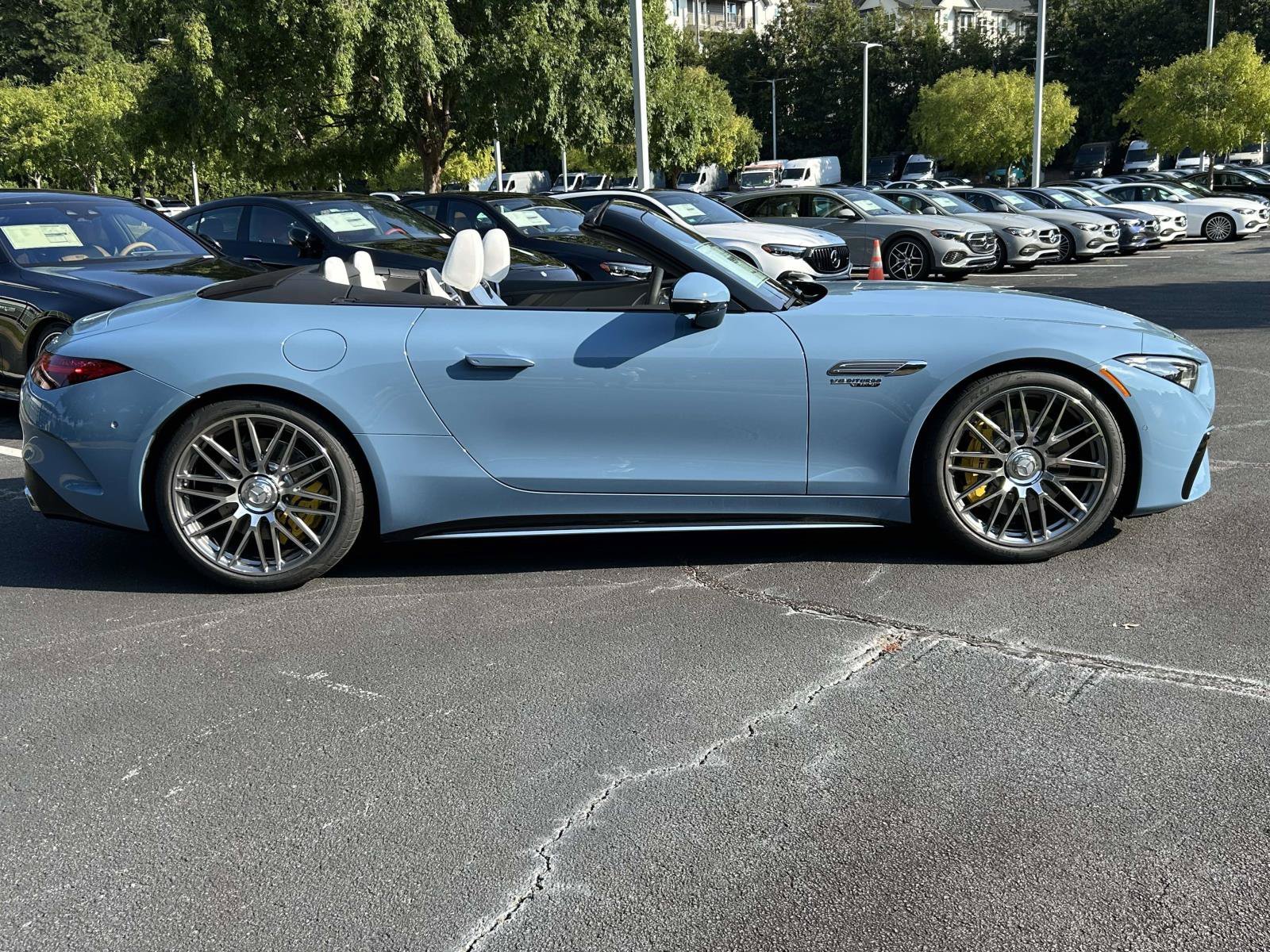 New 2027 MANUFAKTUR China Blue Solid Mercedes-Benz AMG® SL 55 Roadster image 9
