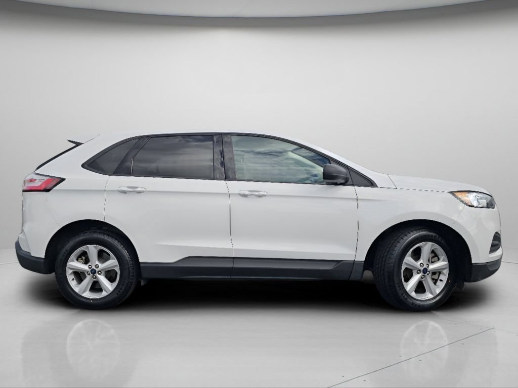 Used 2022 Oxford White Ford SE image 24