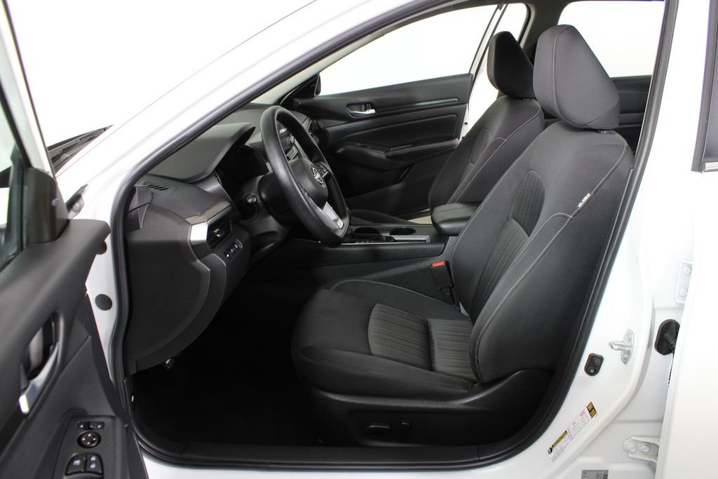 Used 2025 White Nissan 2.5 SV image 20