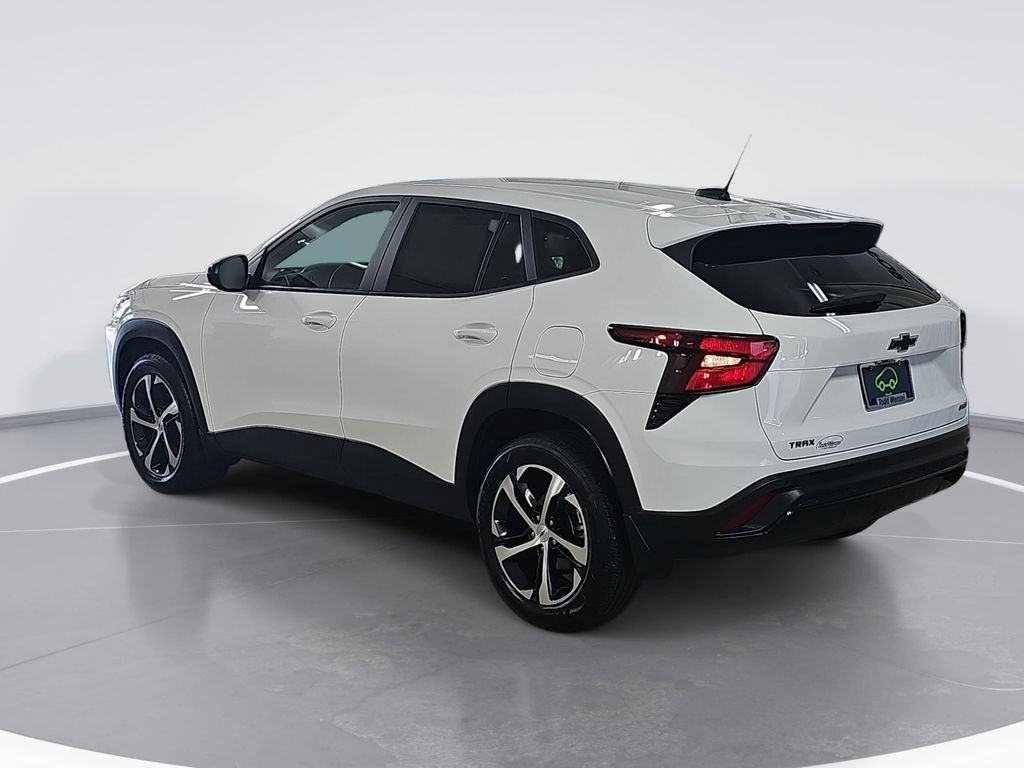 Certified Used 2024 Summit White Chevrolet 1RS image 6