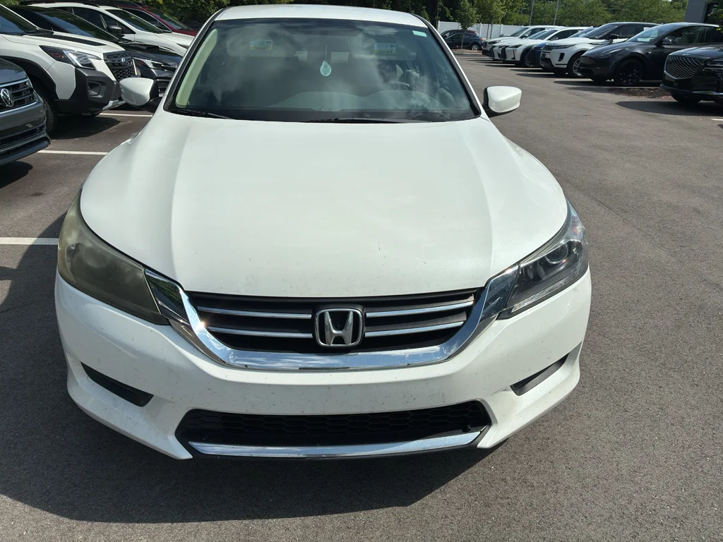 Used 2013 White Orchid Pearl Honda LX image 2