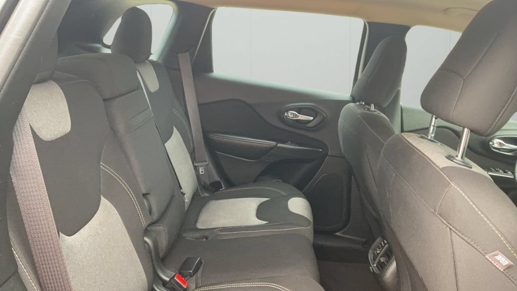Used 2016 None Jeep Sport image 32