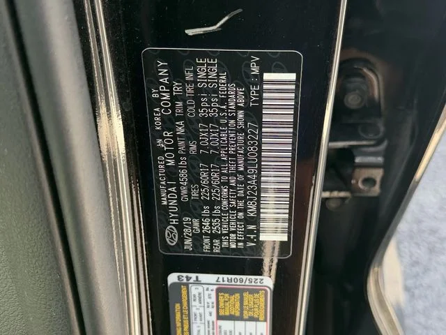 Used 2020 Black Hyundai SE image 21
