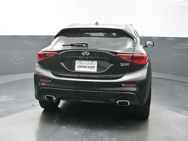 Used 2019 Black INFINITI LUXE image 6