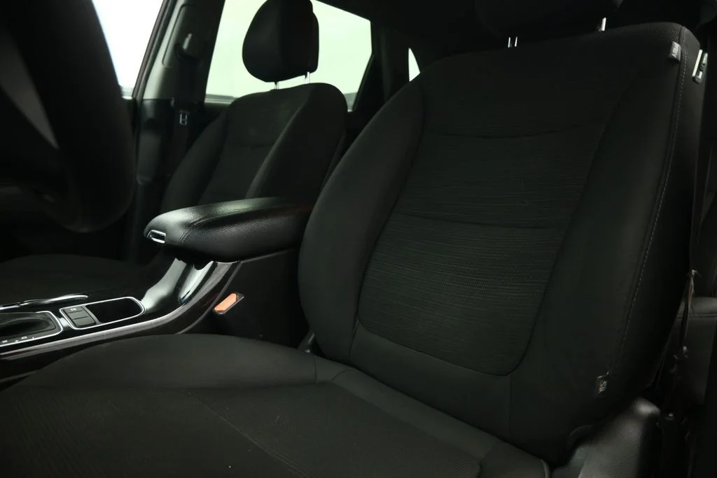 Used 2015 Red Kia LX image 48
