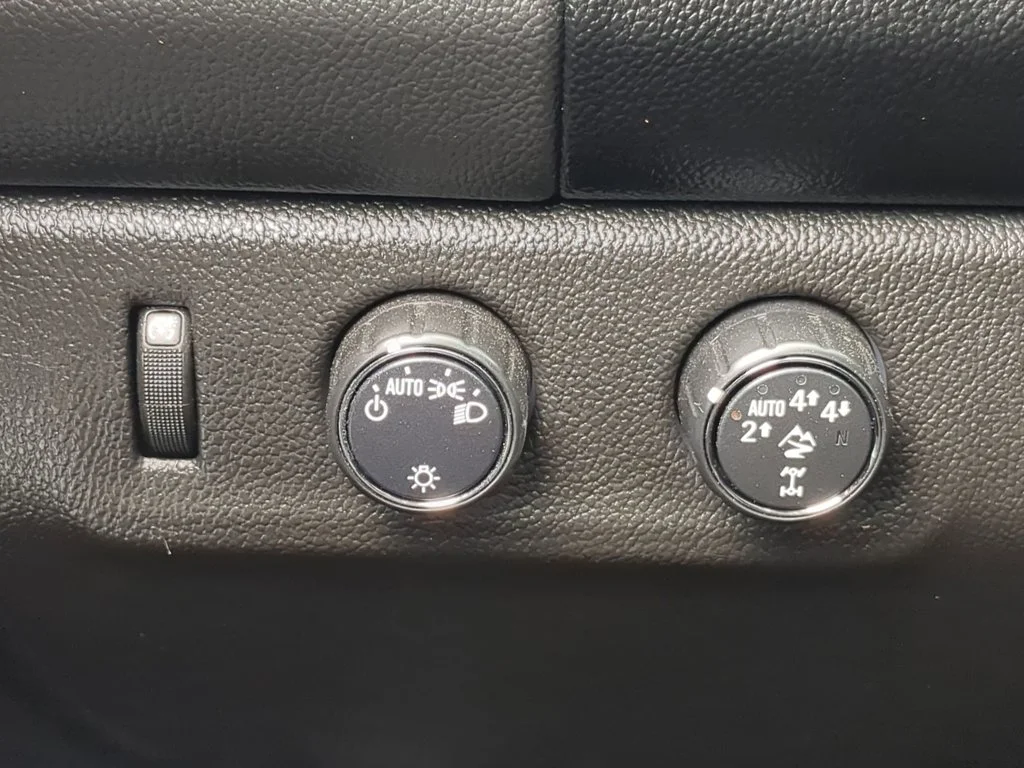 Used 2019 Kinetic Blue Metallic Chevrolet 4WD ZR2 image 20